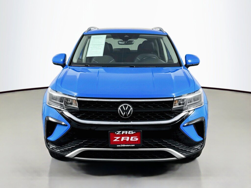 Used 2023 Volkswagen Taos SE w/ Panoramic Sunroof Package AWD/4WD image 8