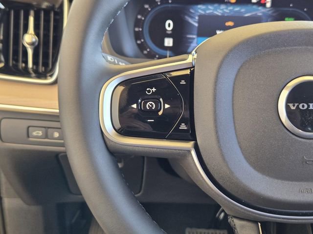 New 2025 Volvo XC90 T8 Core image 29