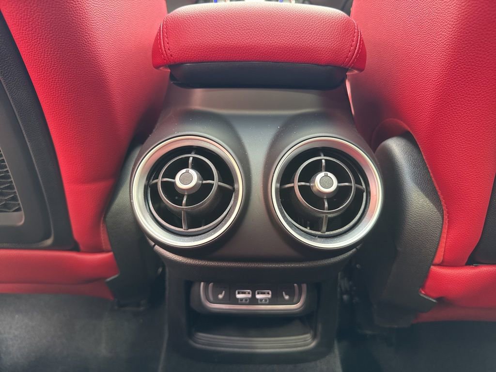Used 2024 Alfa Romeo Stelvio Veloce image 54