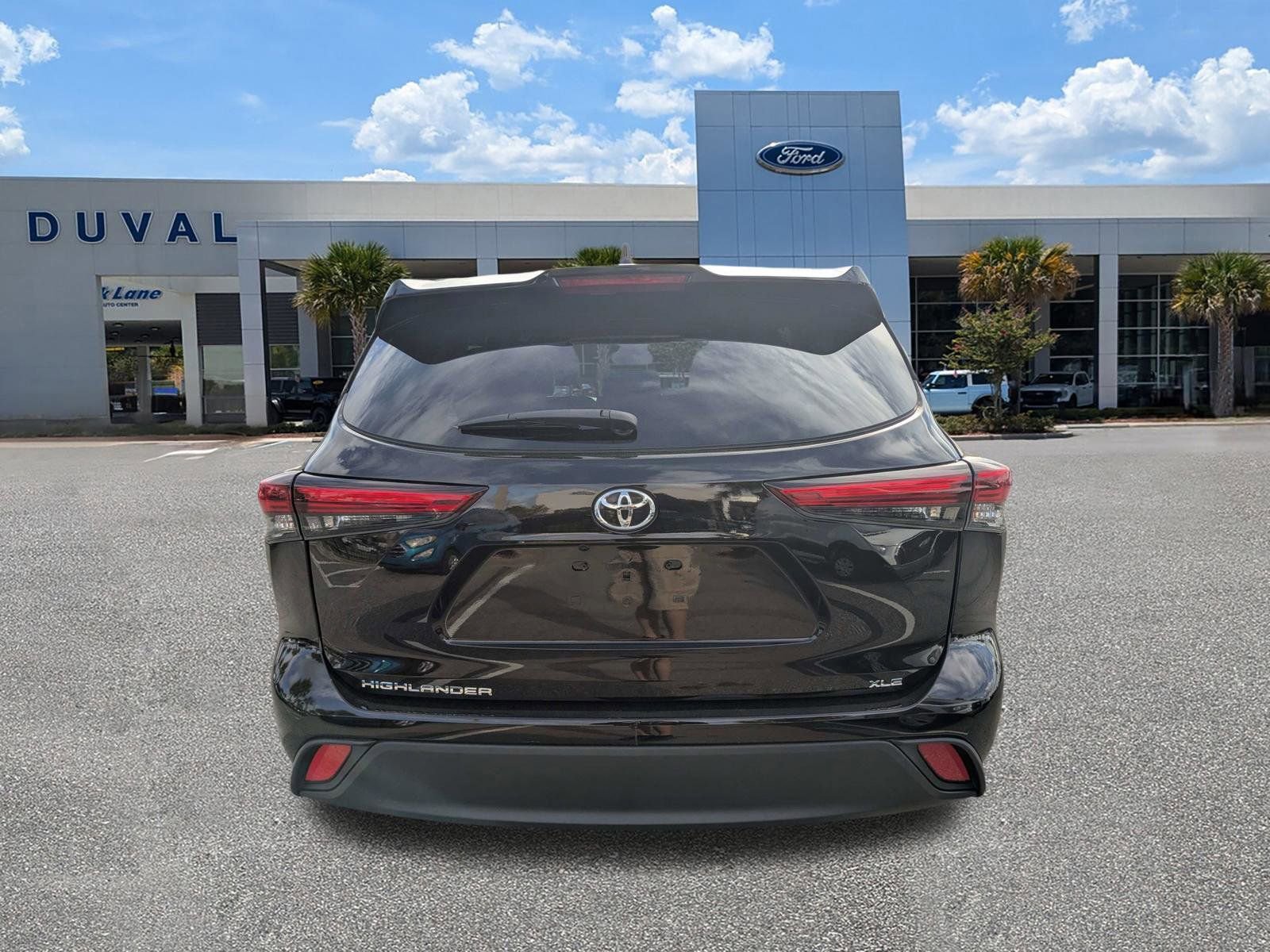 Used 2022 Toyota Highlander XLE image 5