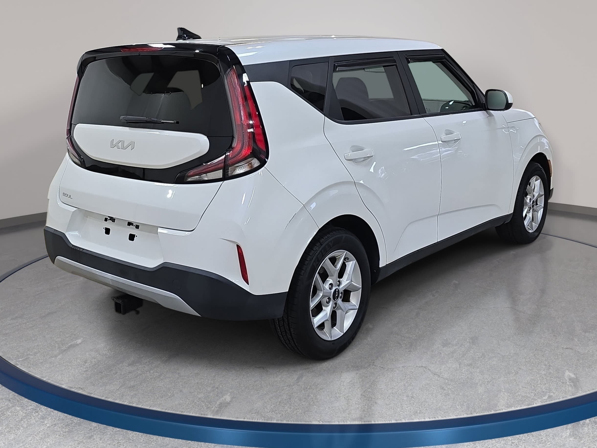 Used 2023 Kia Soul LX w/ LX Technology Package FWD image 6