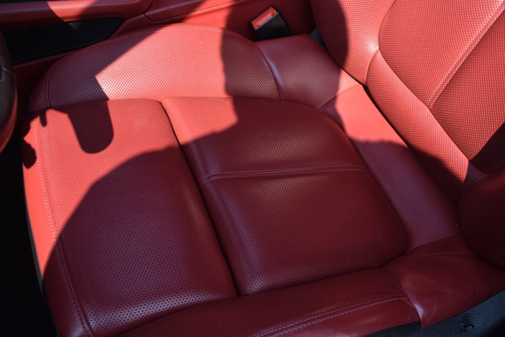 Used 2024 Porsche Macan Turbo AWD/4WD image 11