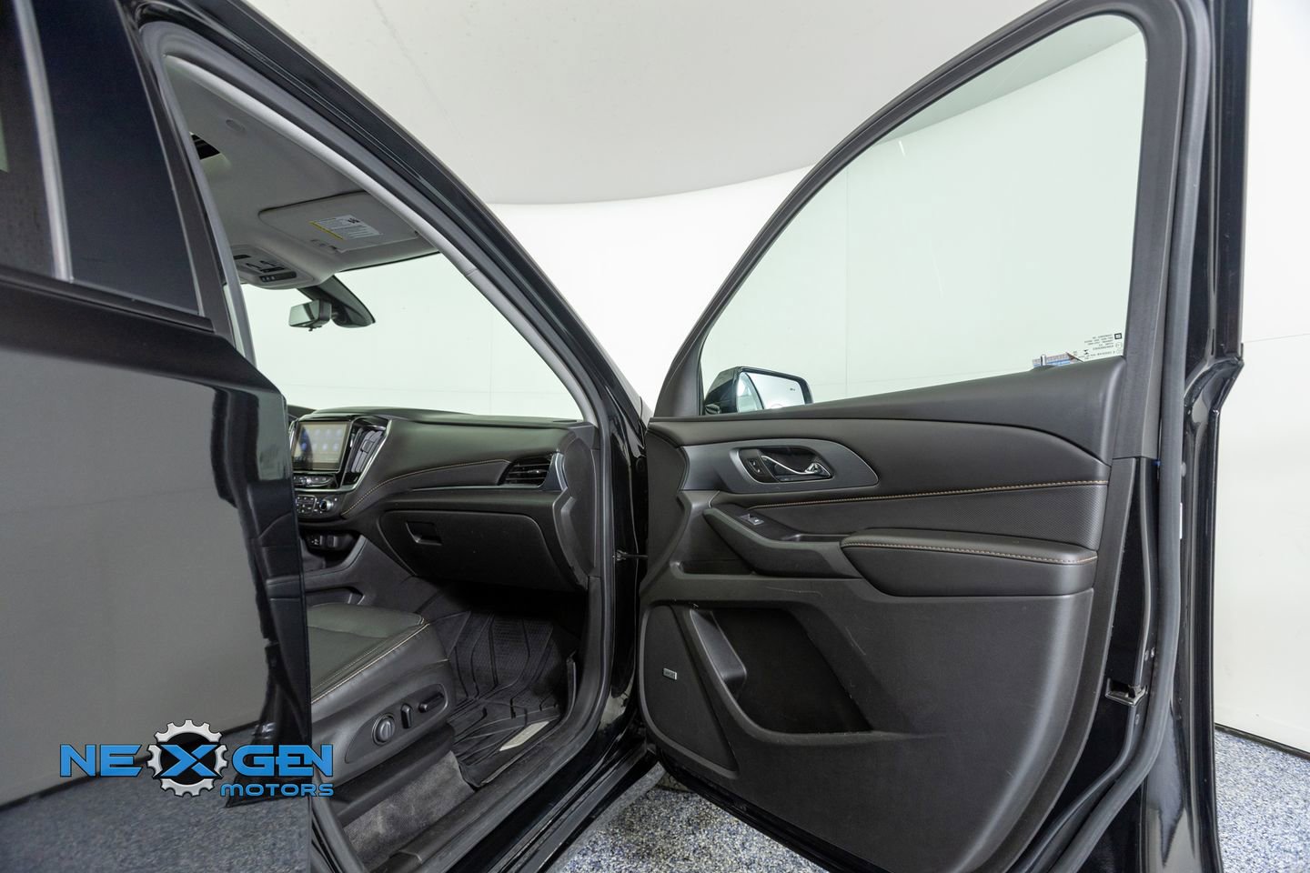 Used 2020 Chevrolet Traverse Premier w/ Redline Edition image 37