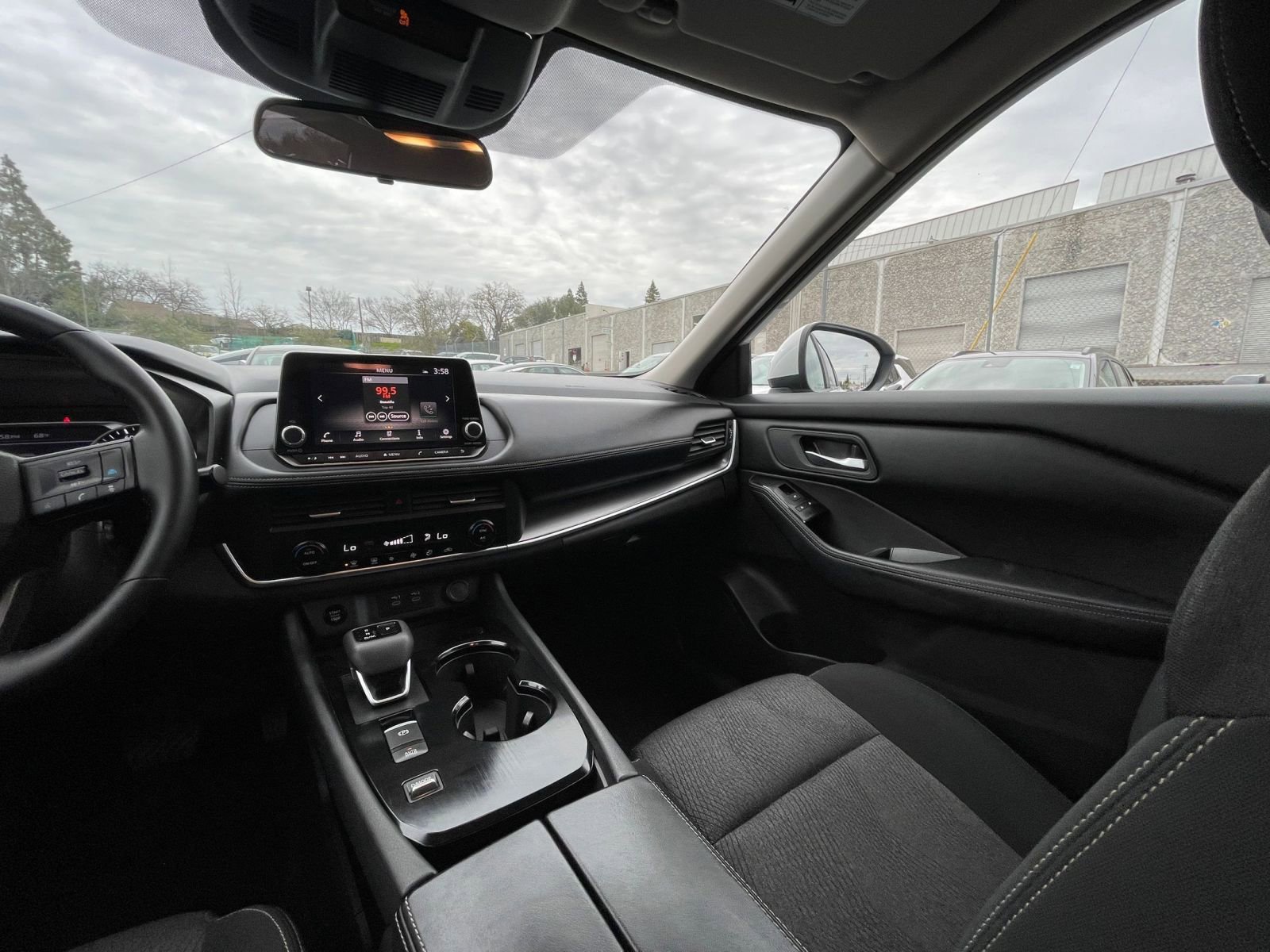 Used 2025 Nissan Rogue SV image 37