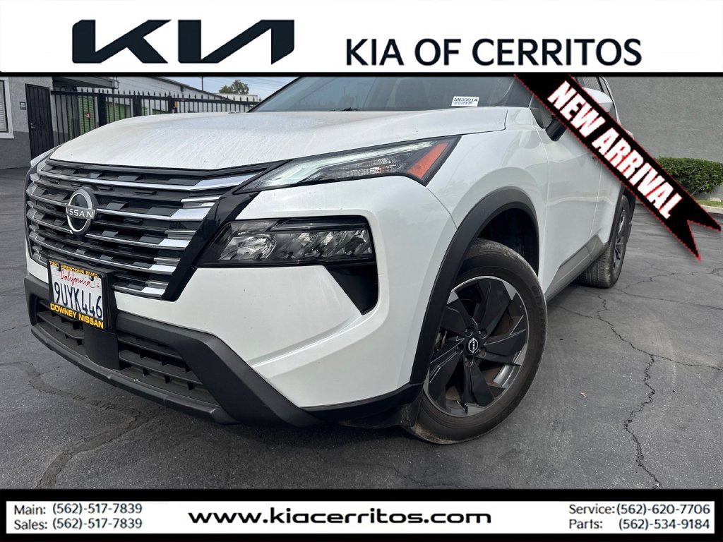 Used 2025 Nissan Rogue SV