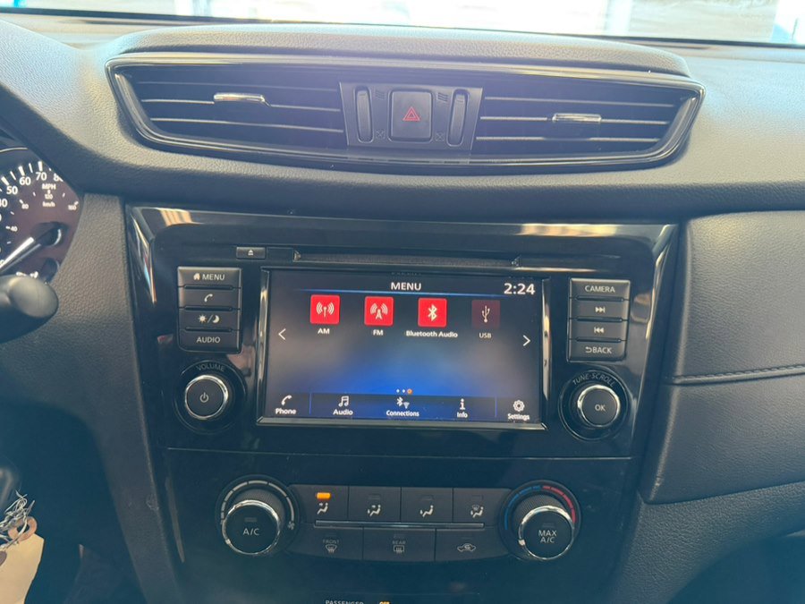 Used 2018 Nissan Rogue S image 48