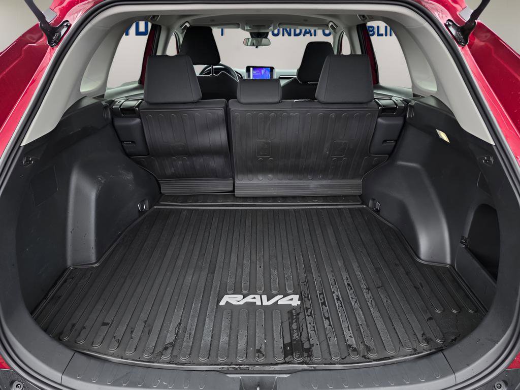 Used 2024 Toyota RAV4 LE FWD image 14