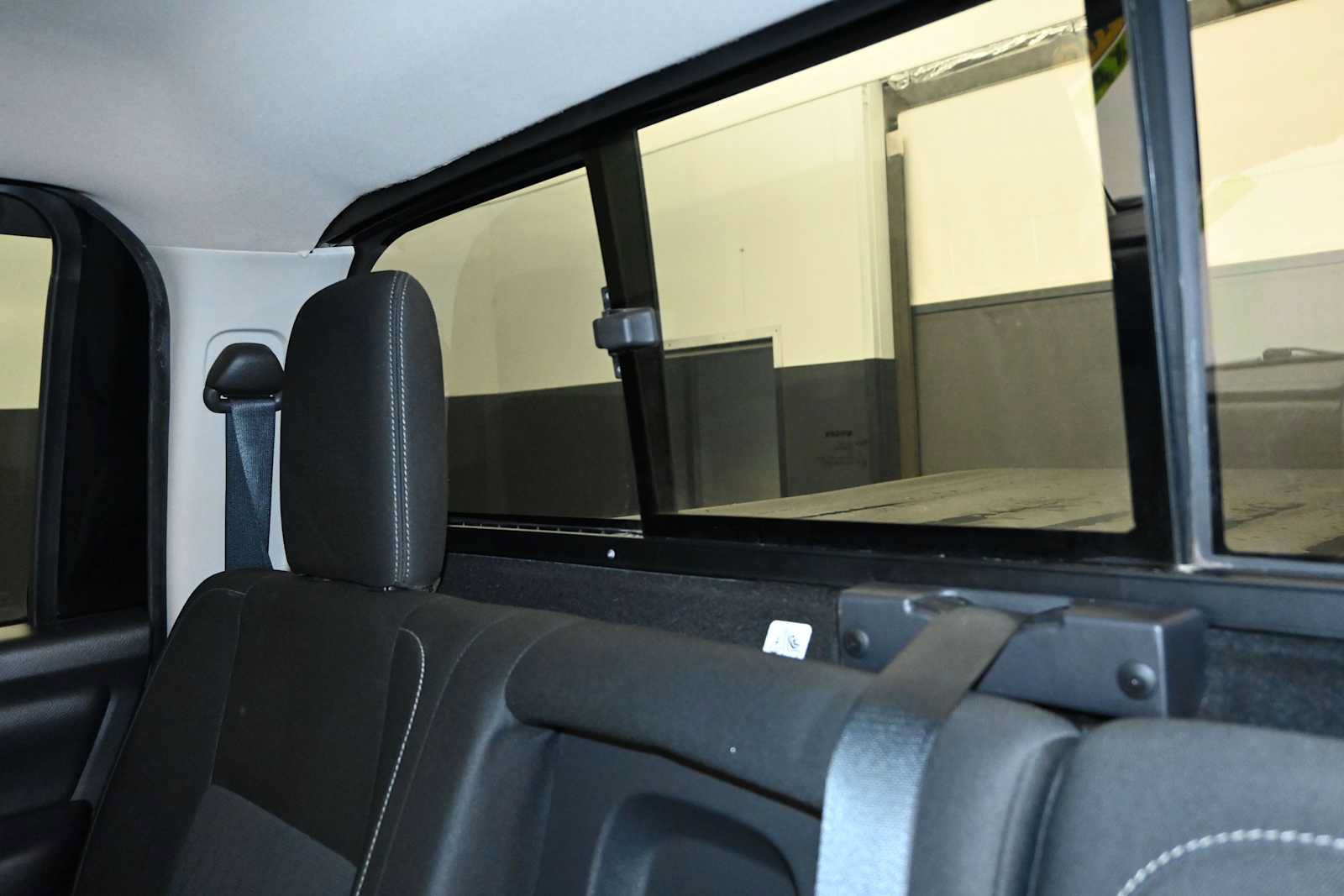 Used 2017 Nissan Titan SV AWD/4WD image 21