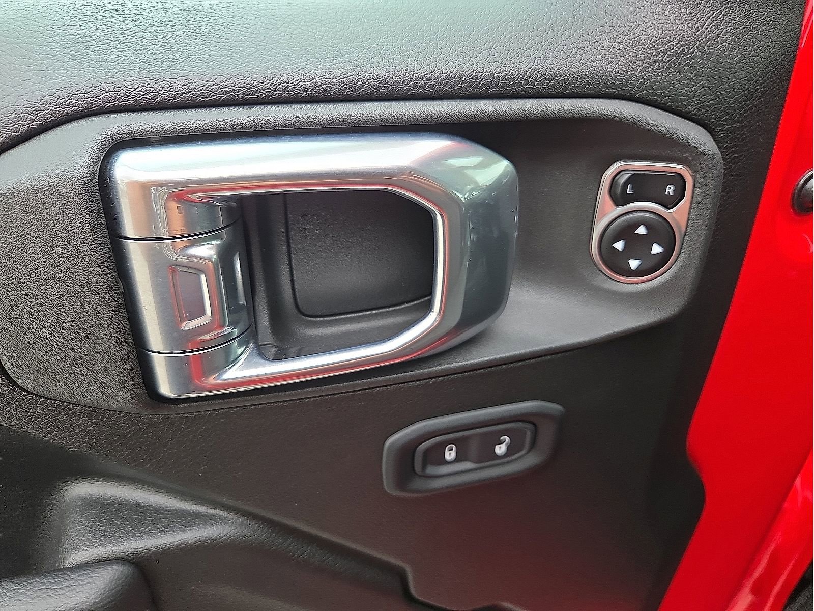 Used 2025 Jeep Gladiator Sport AWD/4WD image 15
