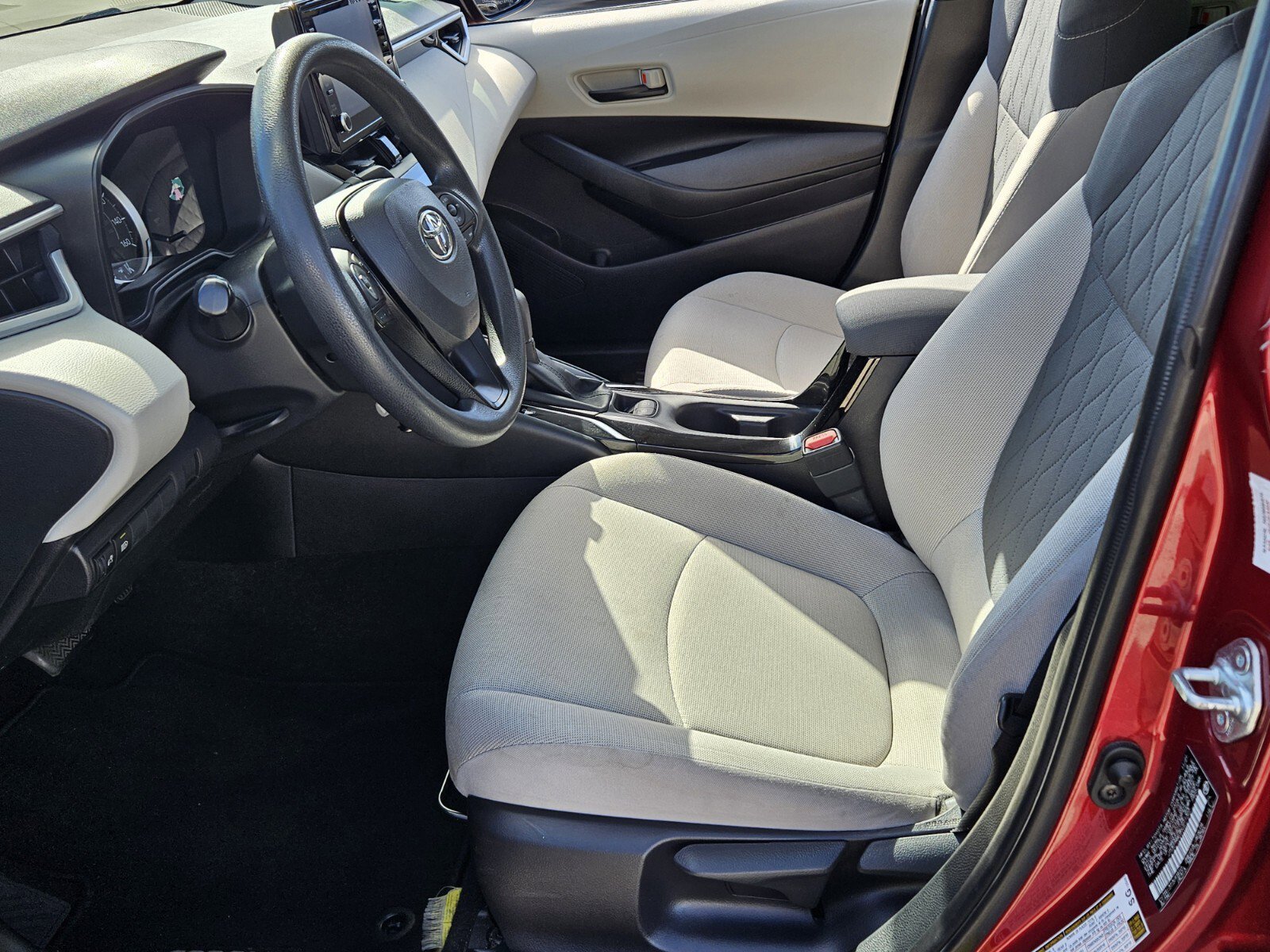 Certified 2022 Toyota Corolla LE image 4