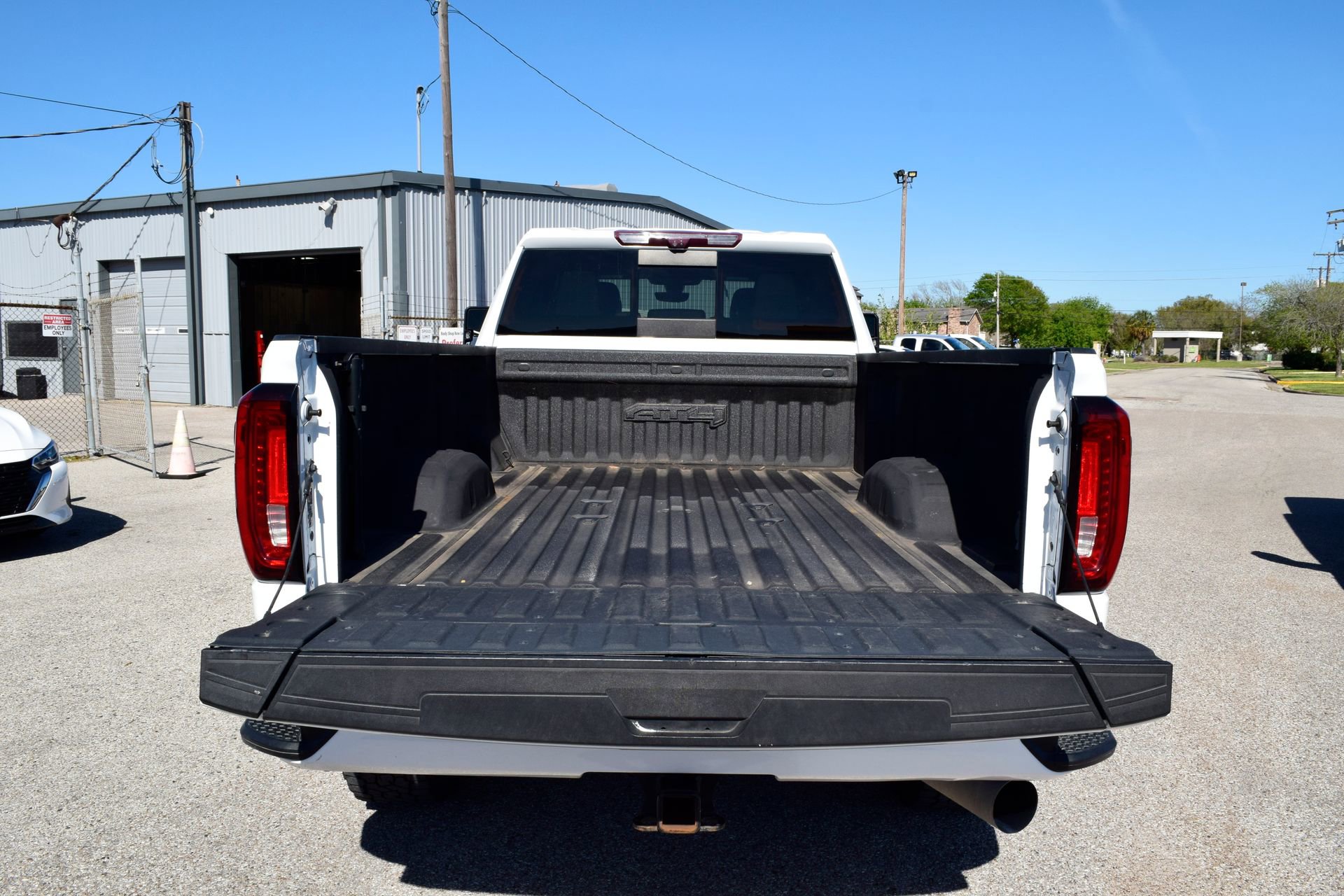 Used 2023 GMC Sierra 2500 AT4 w/ AT4 Premium Plus Package image 21