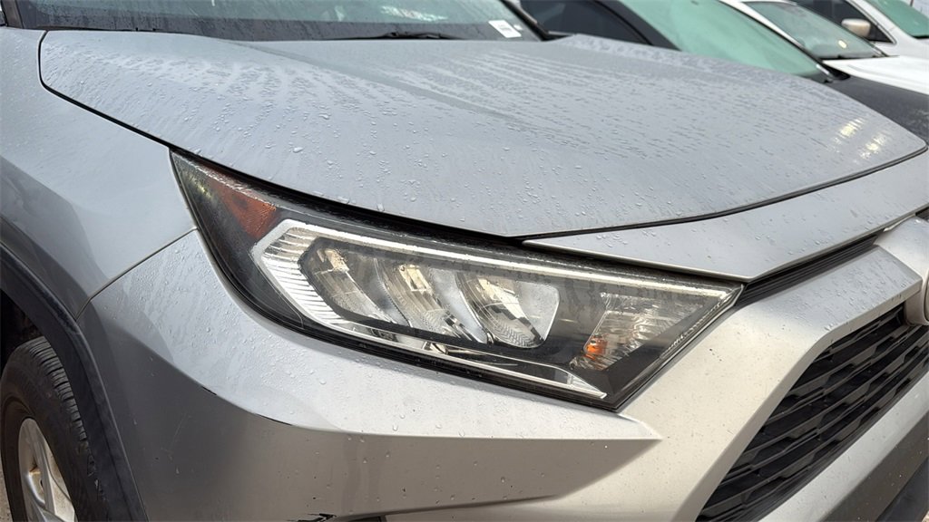 Used 2019 Toyota RAV4 XLE image 9