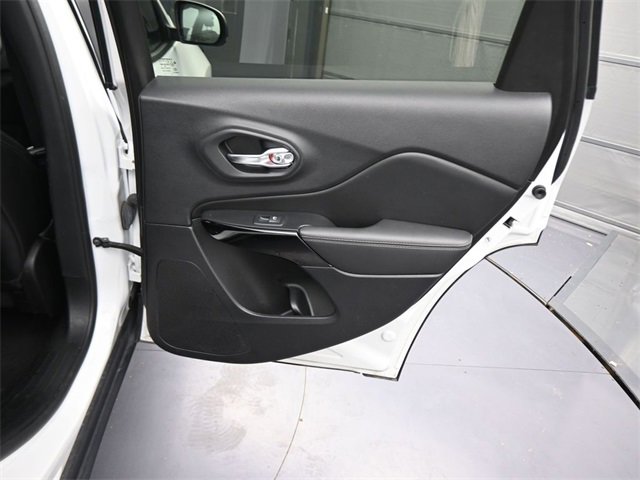 Used 2023 Jeep Cherokee Altitude Lux image 12