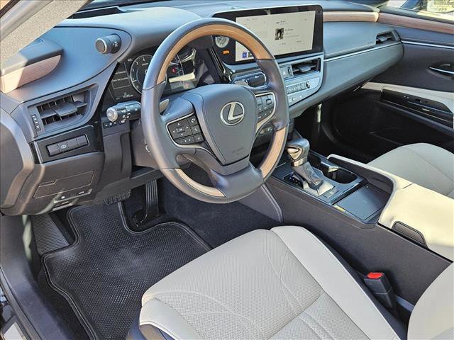 Used 2024 Lexus ES 350 w/ Luxury Package image 10