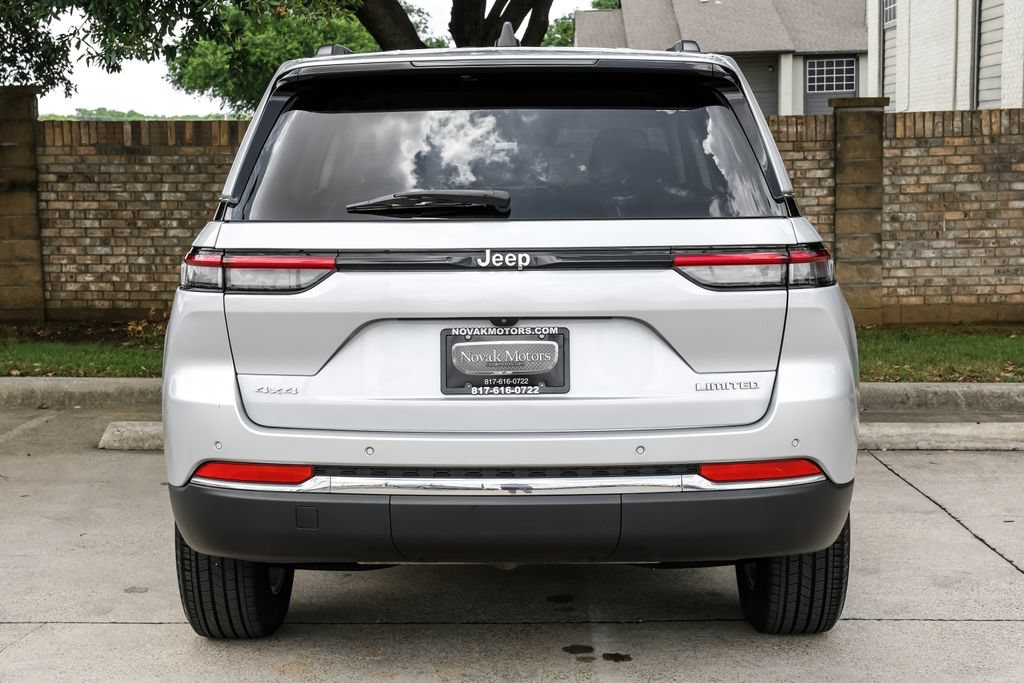 Used 2023 Jeep Grand Cherokee Limited AWD/4WD image 18