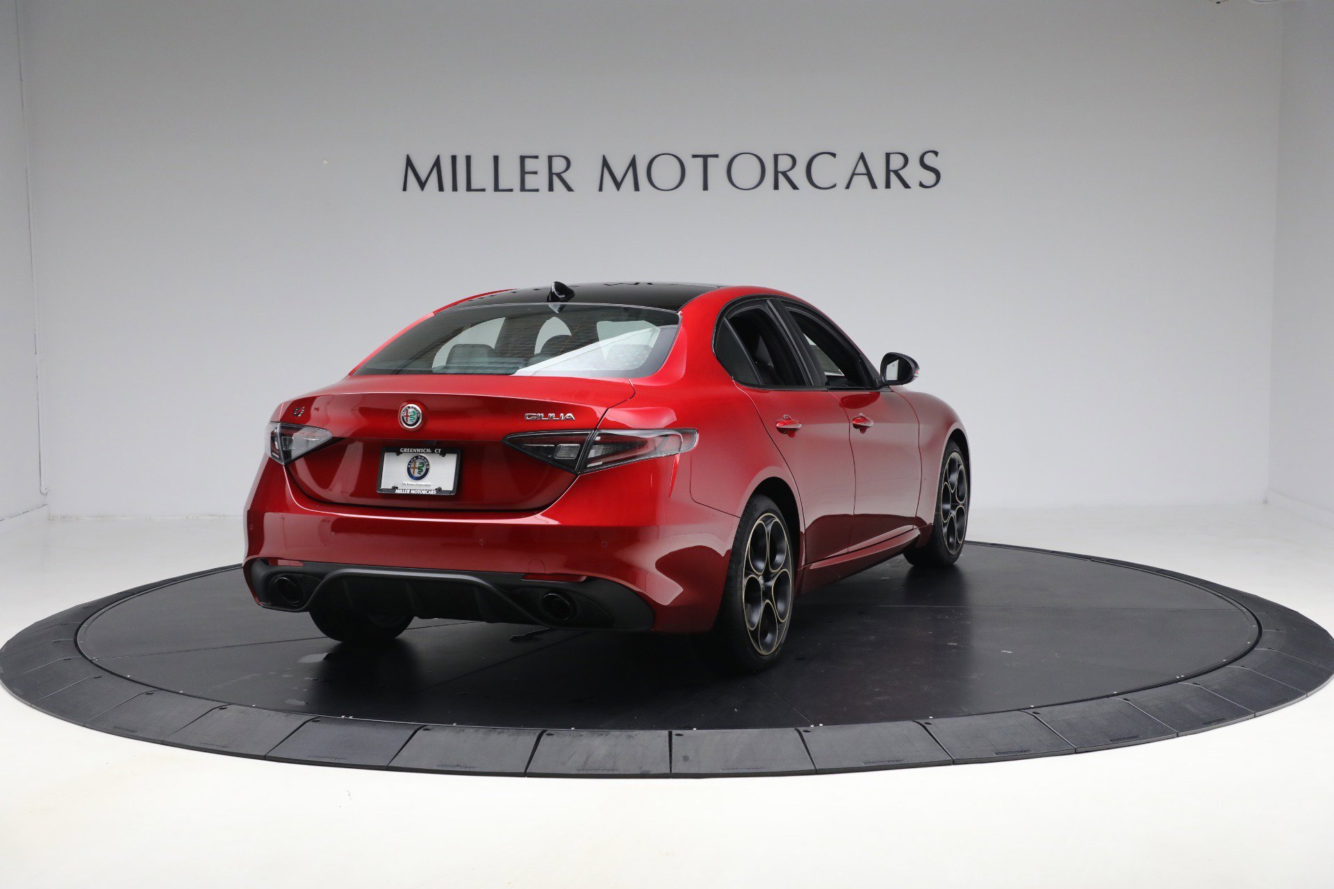 New 2025 Alfa Romeo Giulia AWD w/ Driving Assist Package image 7