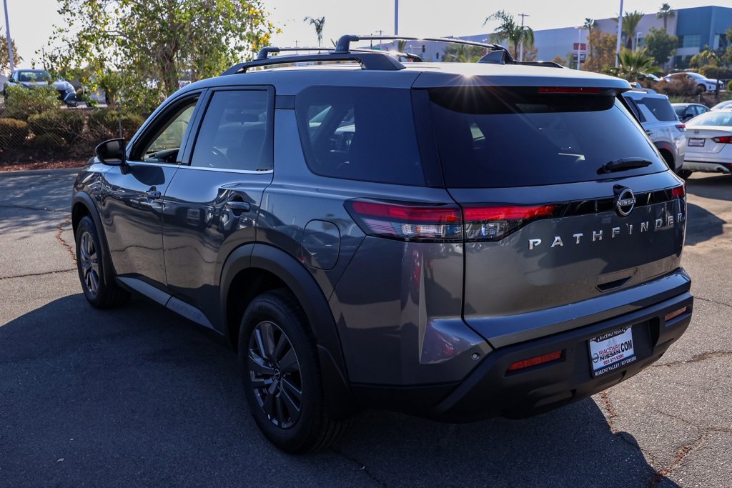 New 2025 Nissan Pathfinder SV image 6