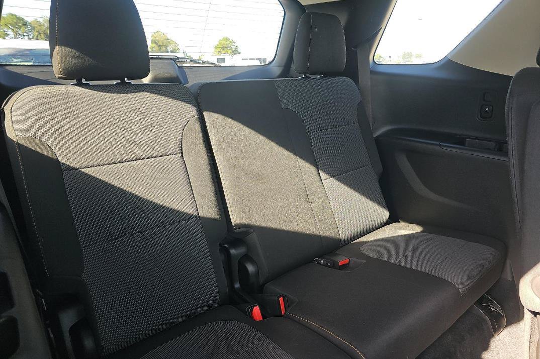 Used 2021 Chevrolet Traverse LT FWD image 6