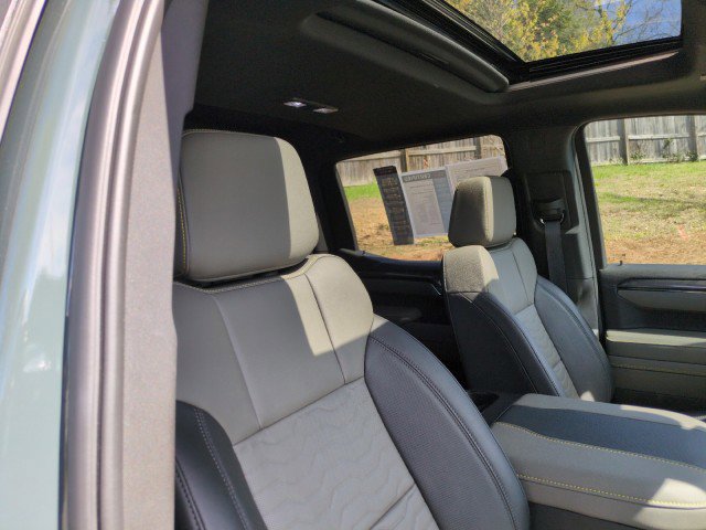 Used 2025 Chevrolet Silverado 1500 ZR2 w/ Technology Package image 54