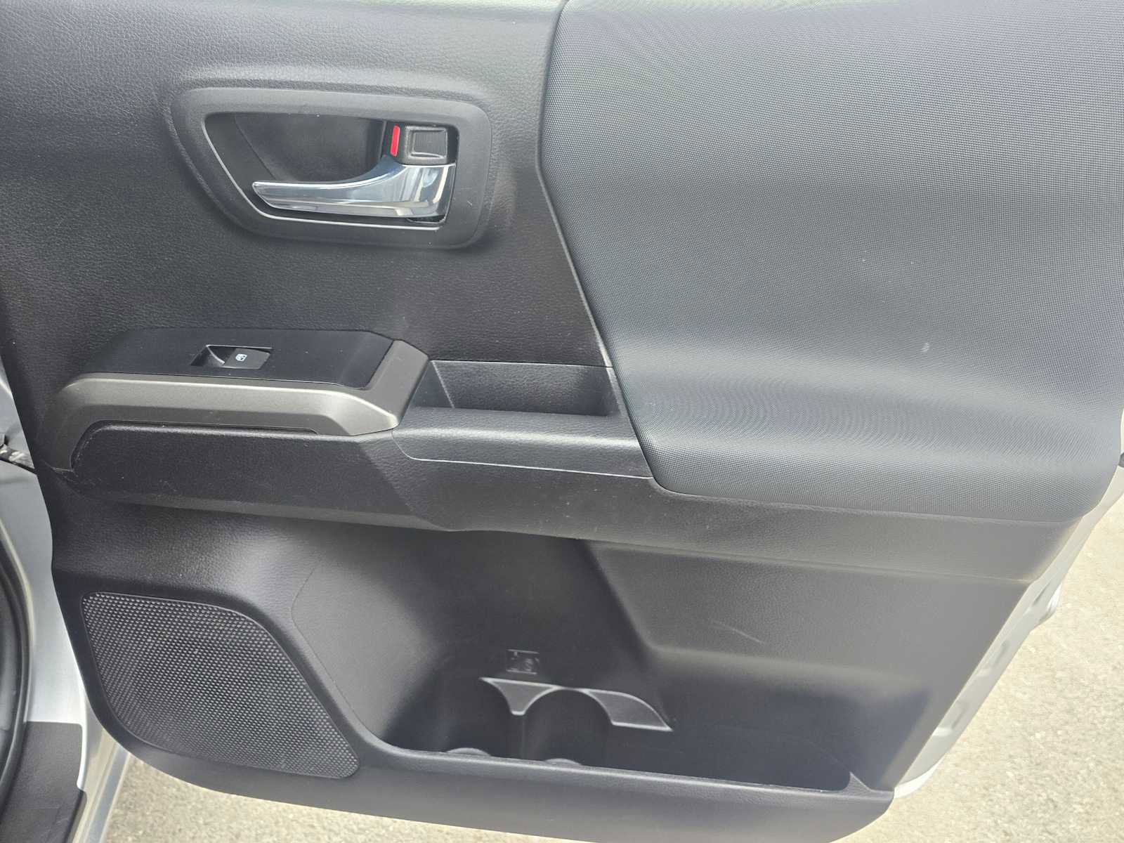 Used 2022 Toyota Tacoma TRD Sport w/ Technology Package image 13