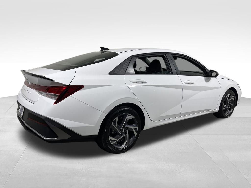 New 2025 Hyundai Elantra Sport image 5