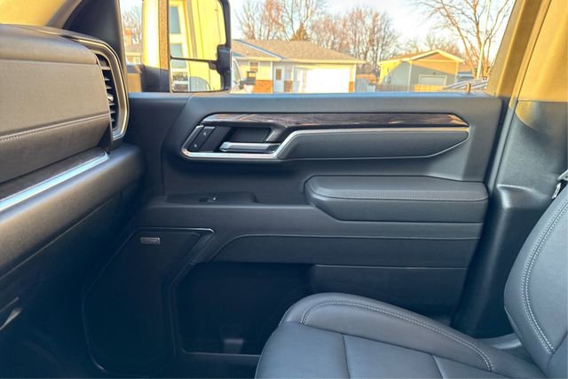 Used 2025 Chevrolet Silverado 2500 LTZ w/ LTZ Plus Package image 20