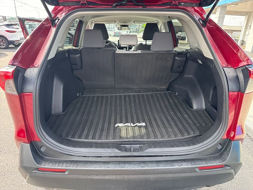 Used 2021 Toyota RAV4 XLE image 26