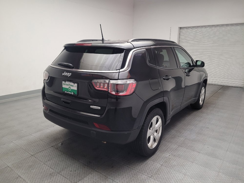Used 2018 Jeep Compass Latitude w/ Popular Equipment Group FWD image 9