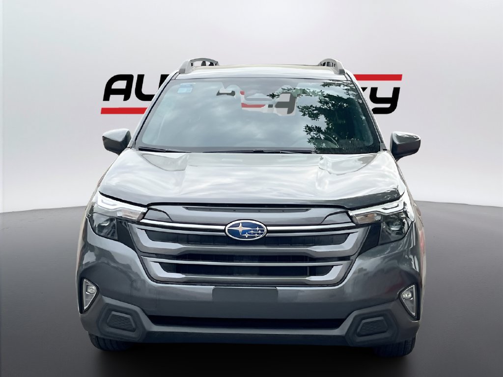 Used 2025 Subaru Forester Premium AWD/4WD image 2