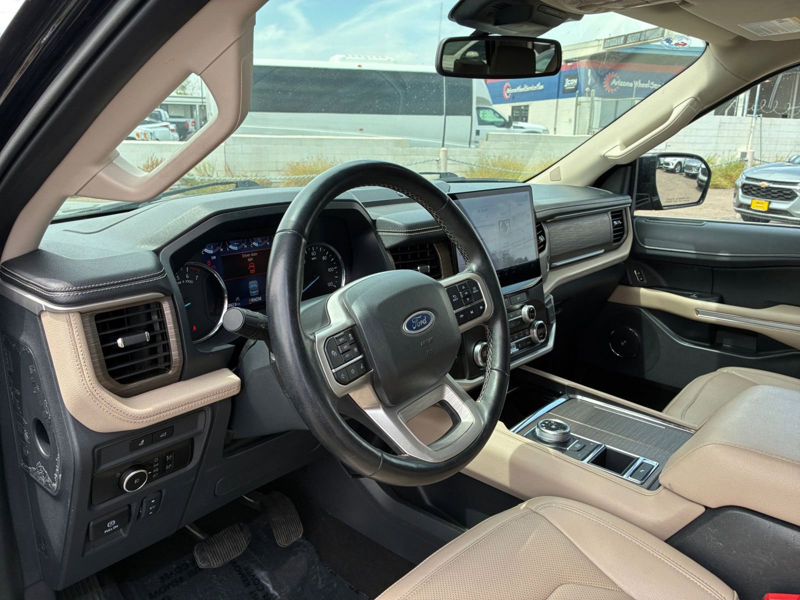 Used 2024 Ford Expedition Limited RWD image 38