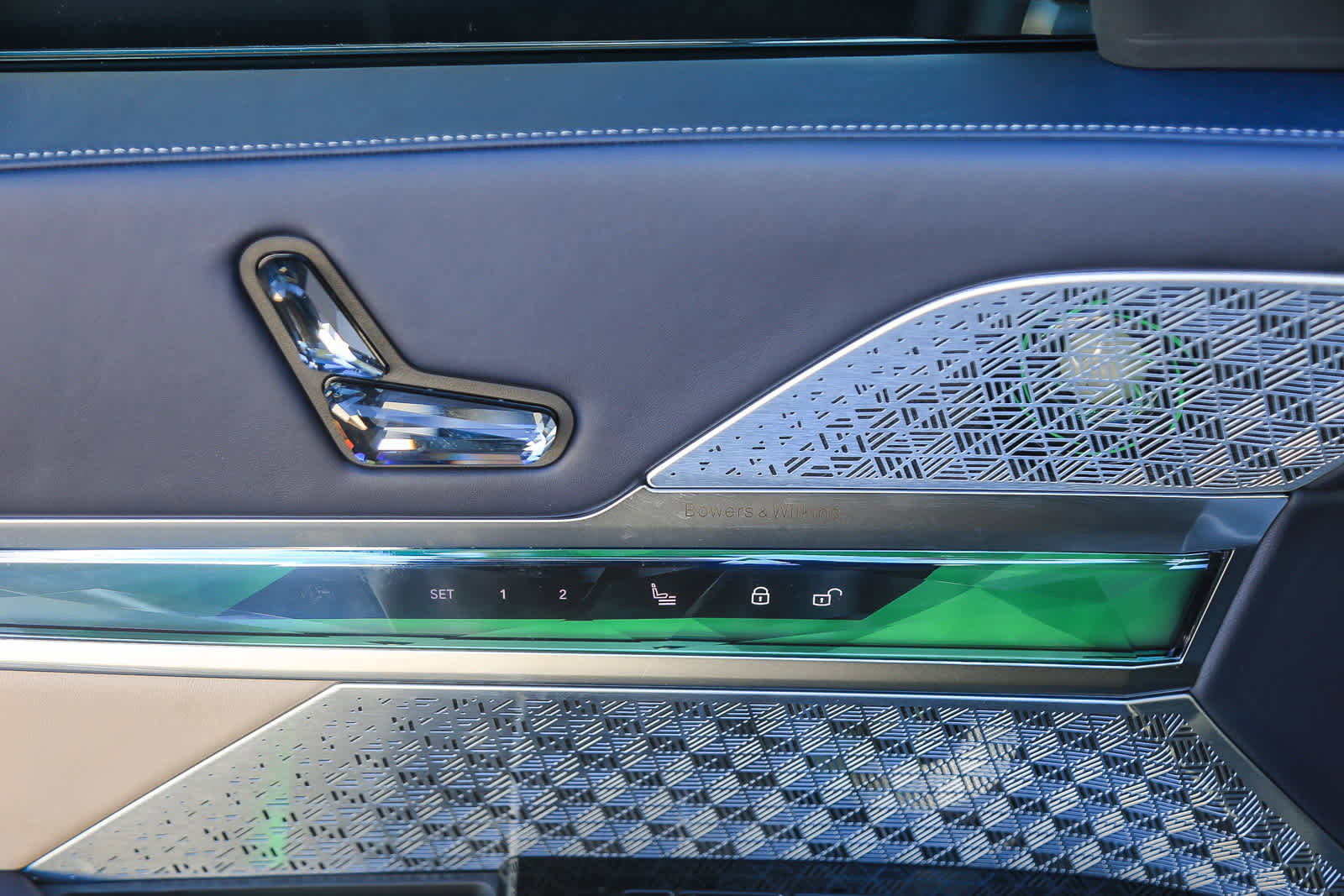 Used 2025 BMW i7 M70 w/ Executive Package image 18