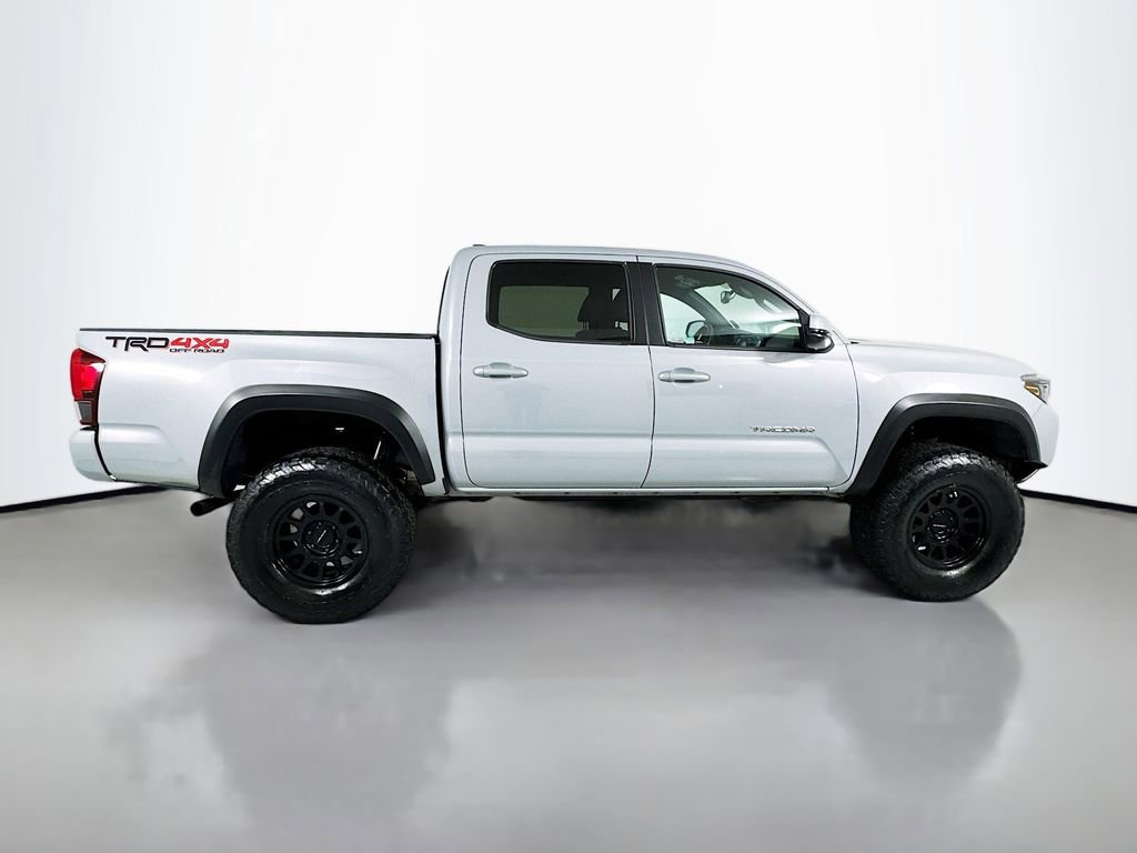 Used 2019 Toyota Tacoma TRD Off-Road w/ Technology Package image 9
