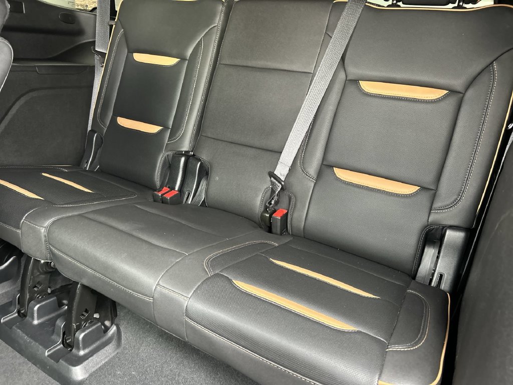Used 2023 GMC Yukon AT4 w/ Technology Package AWD/4WD image 36