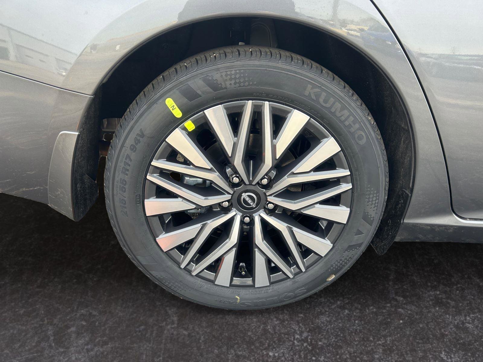 Used 2024 Nissan Altima 2.5 SV w/ SV Premium Package image 27