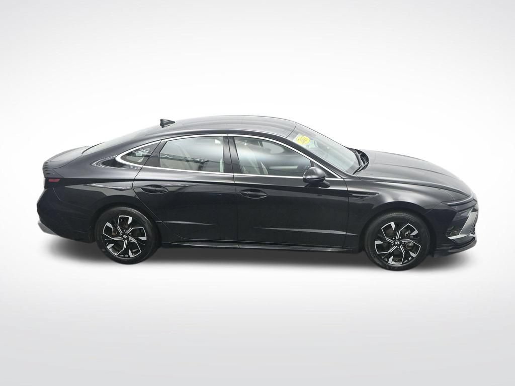 Used 2025 Hyundai Sonata SEL FWD image 33