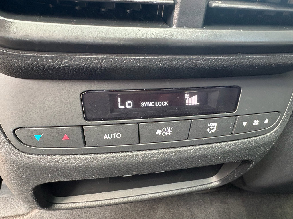 Certified 2024 Honda Pilot Touring image 29