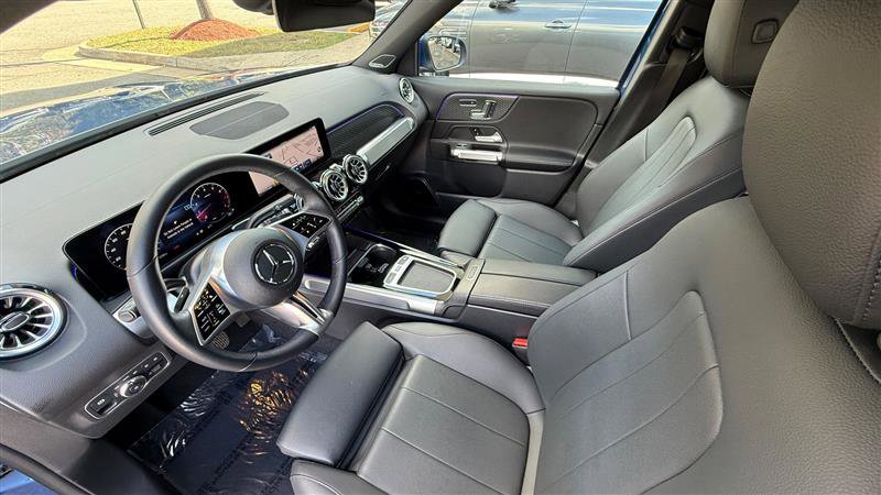 Used 2024 Mercedes-Benz GLB 250 4MATIC image 9
