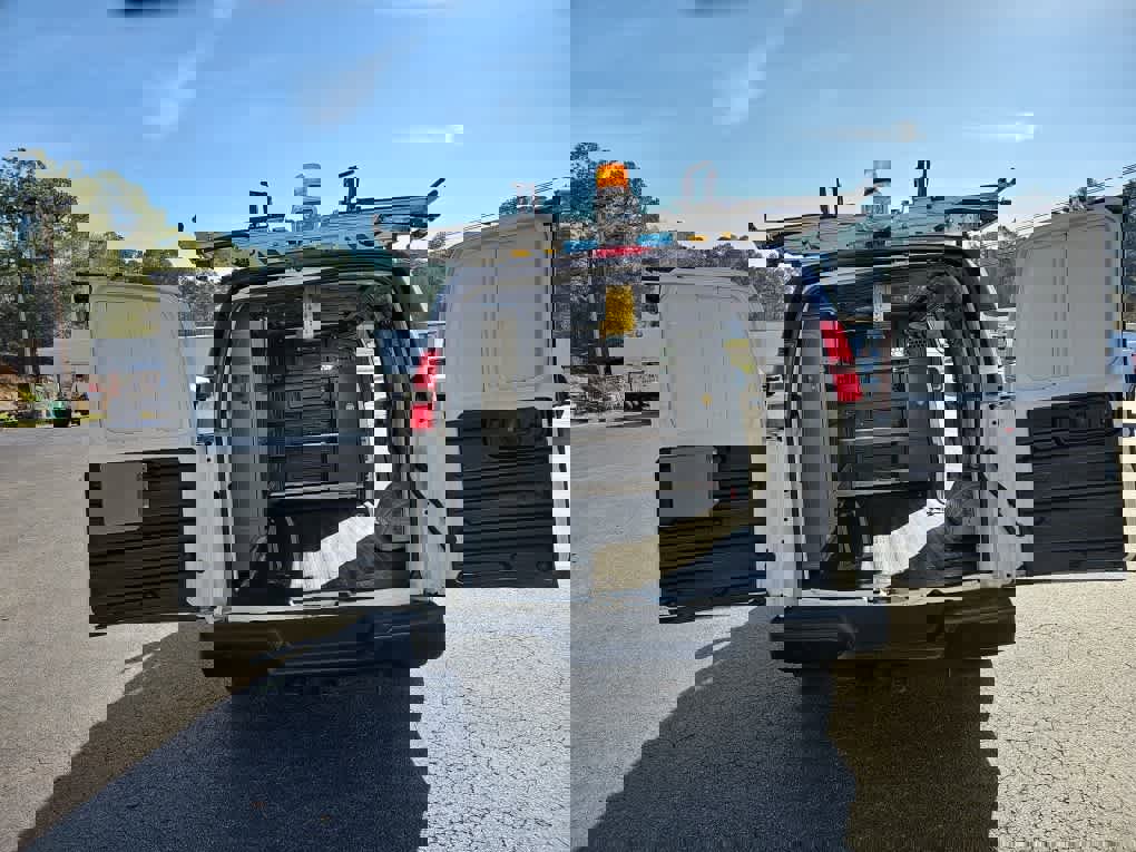 Used 2017 Chevrolet Express 2500 image 29