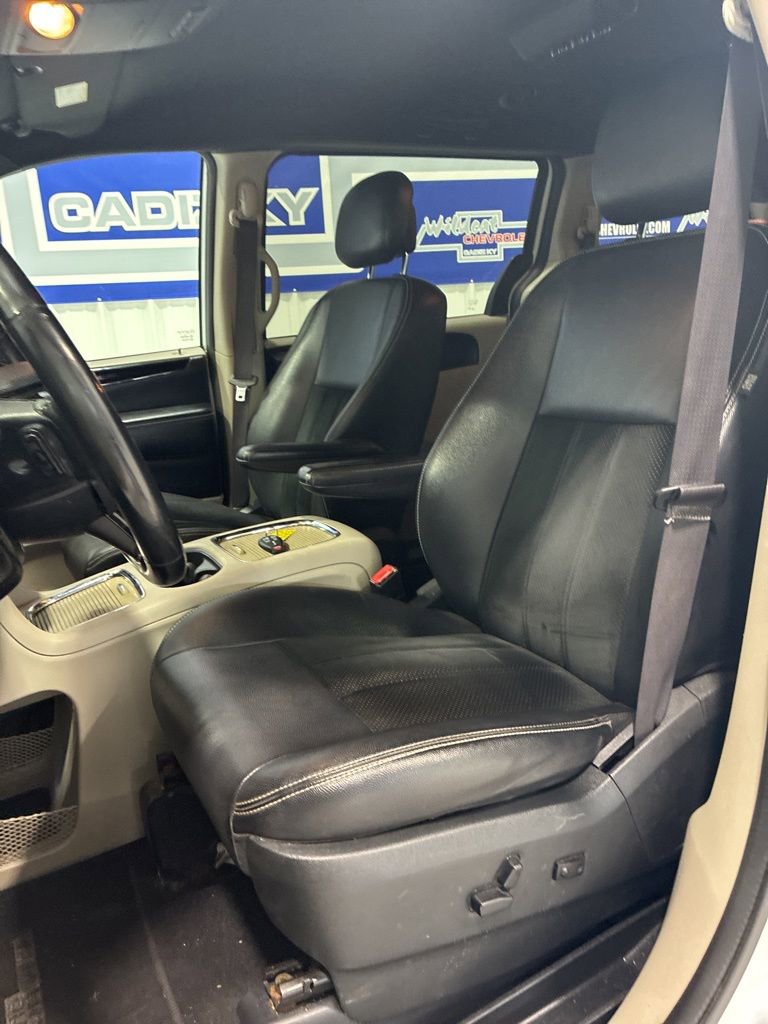 Used 2017 Dodge Grand Caravan SXT image 12