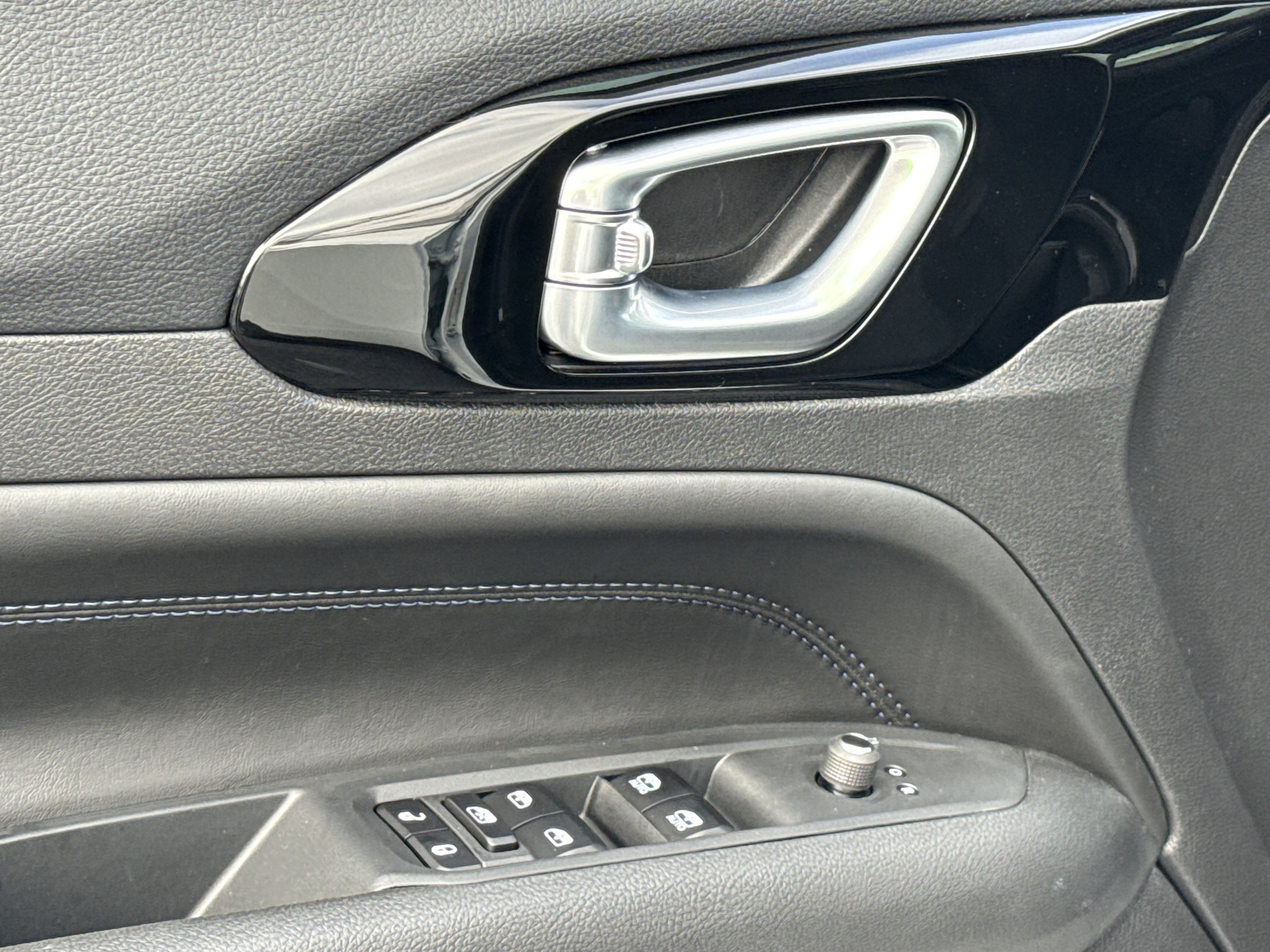 New 2026 Jeep Compass Latitude image 15