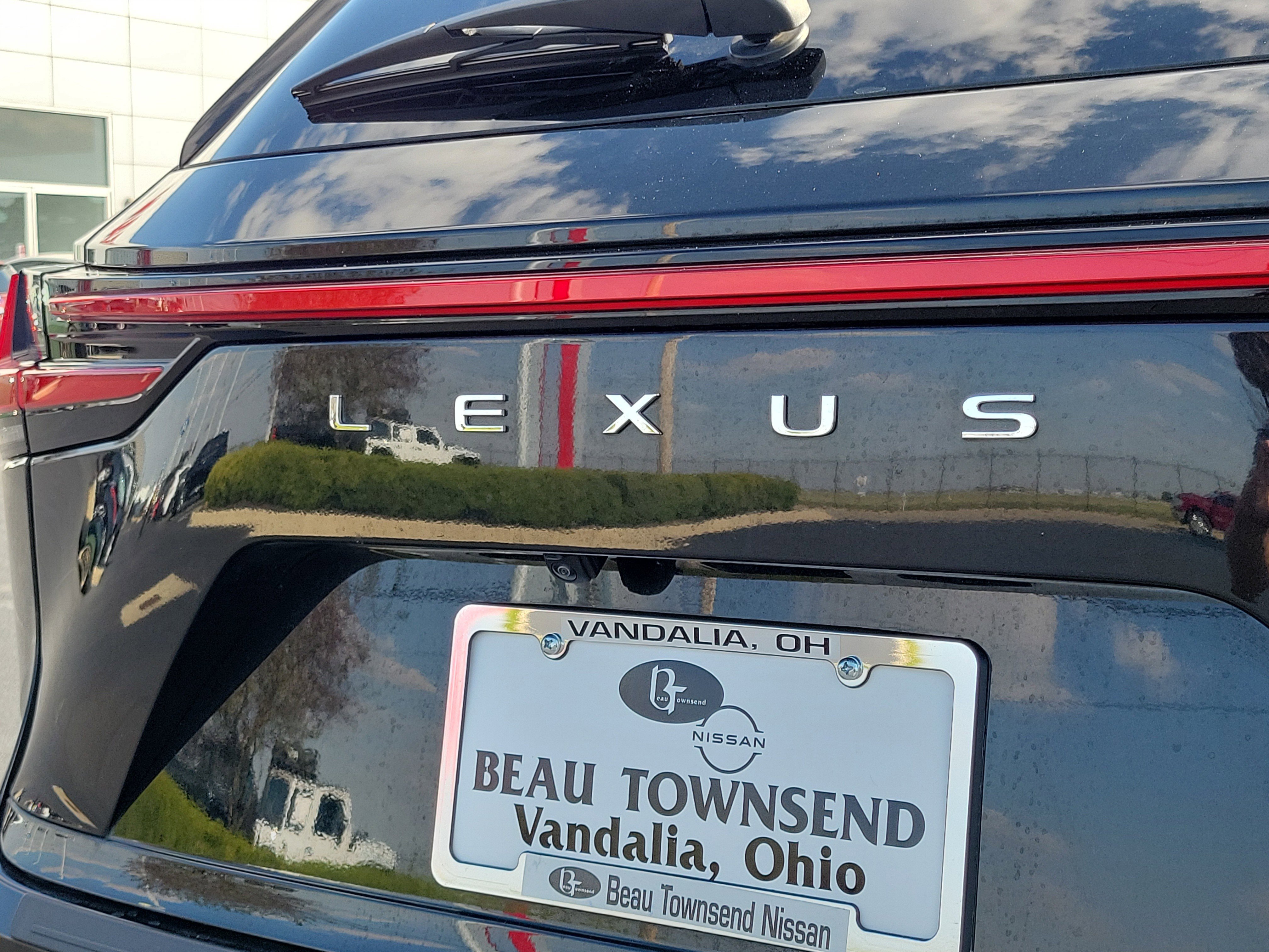 Used 2025 Lexus NX 250 FWD w/ Premium Package image 6