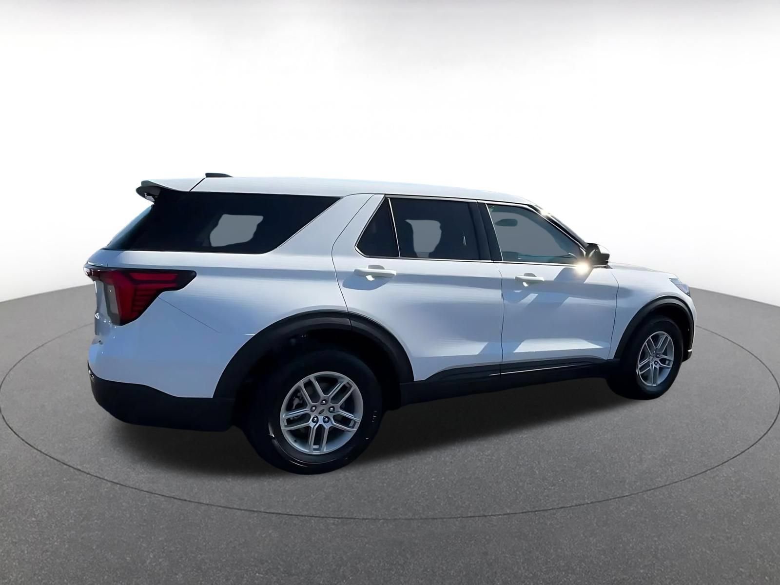 Used 2026 Ford Explorer Active AWD/4WD image 14