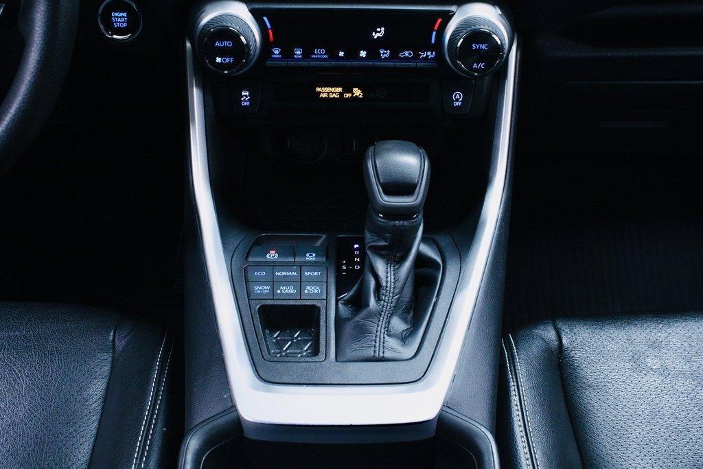 Used 2021 Toyota RAV4 XLE image 20