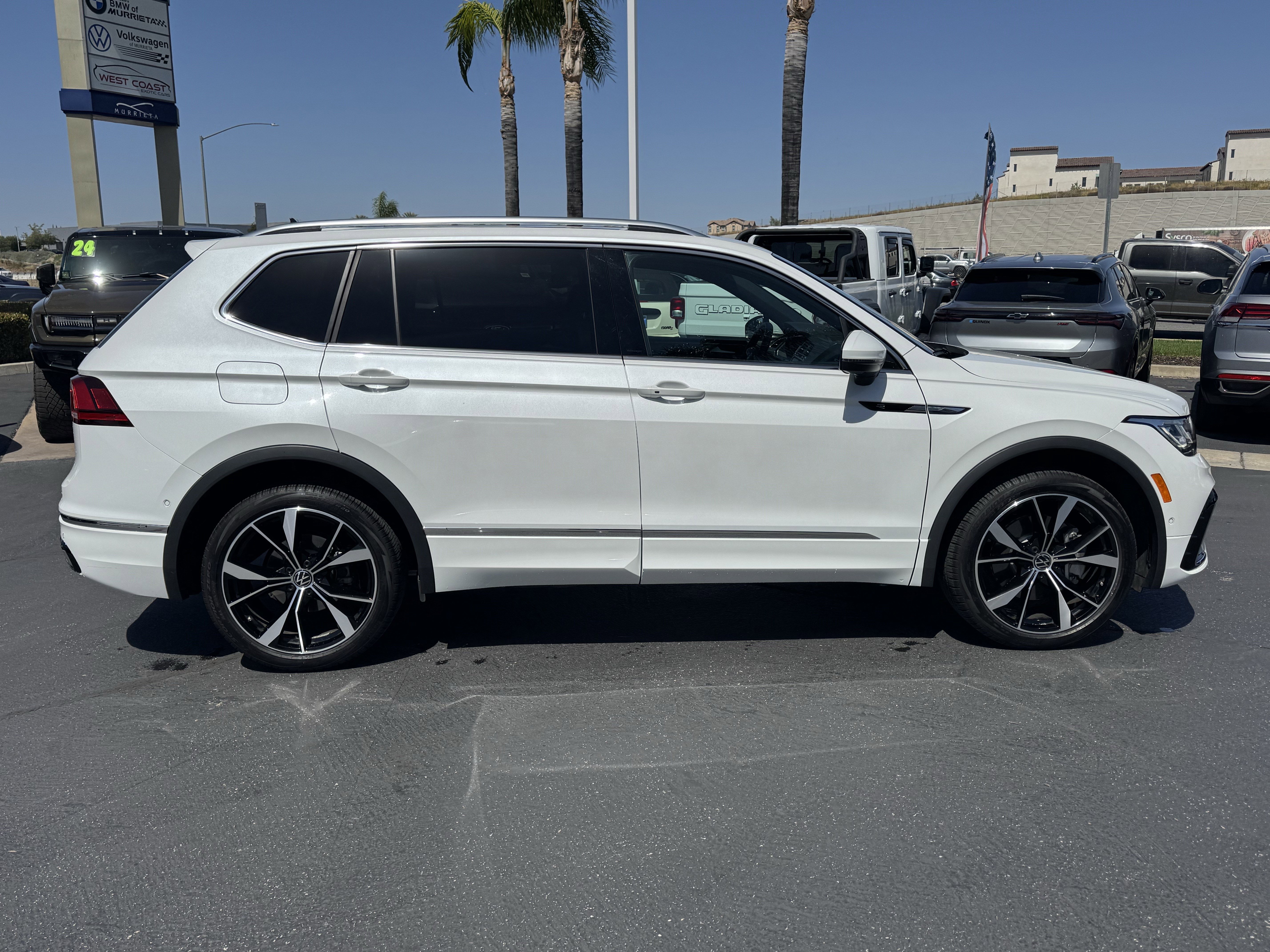 Certified 2024 Volkswagen Tiguan SEL R-Line AWD/4WD image 11
