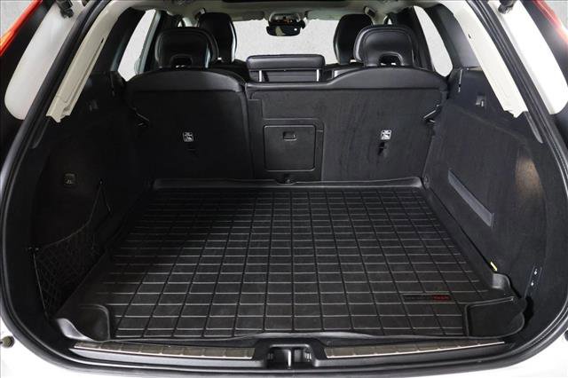 Used 2019 Volvo XC60 T6 Momentum w/ Multimedia Package image 6