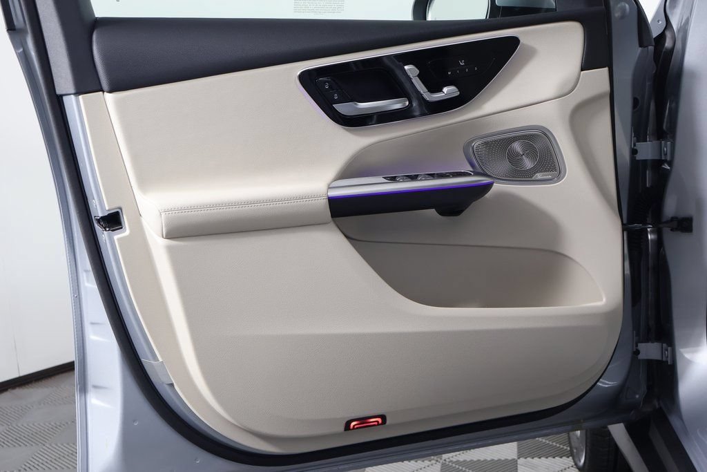 New 2027 Mercedes-Benz GLC 300 image 7