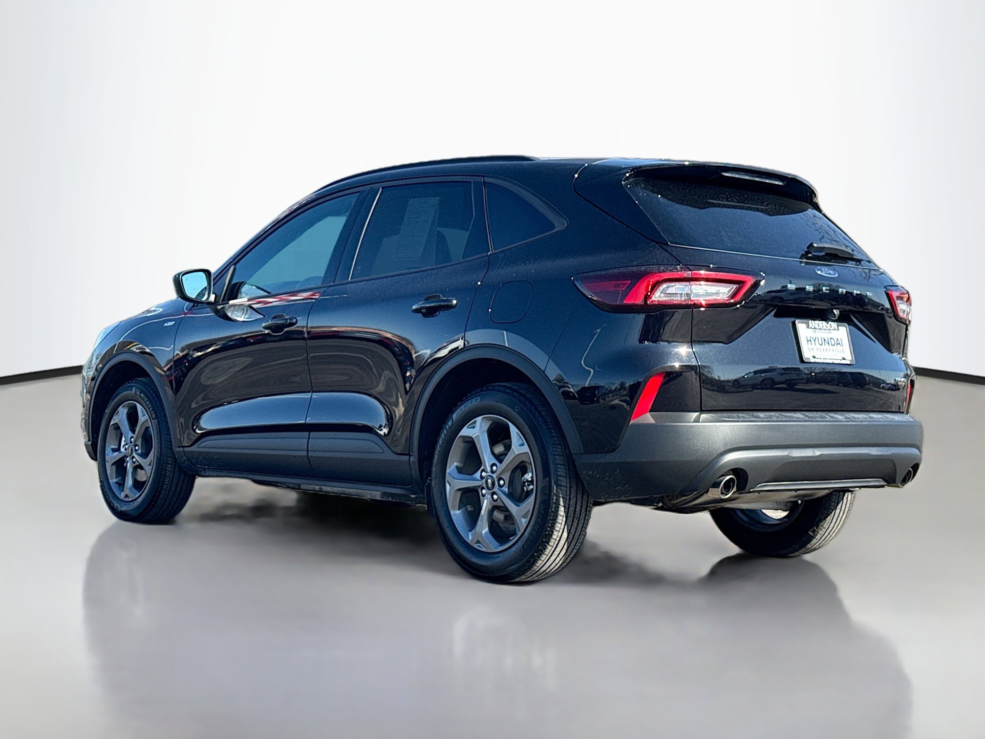 Used 2025 Ford Escape ST-Line image 14