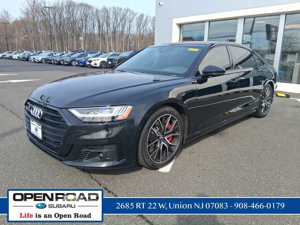 Used 2020 Audi S8 L w/ S8 Executive Package image 3