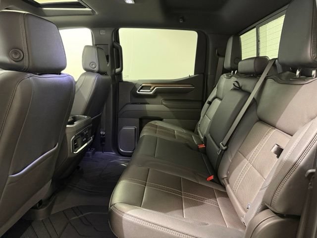 Used 2025 Chevrolet Silverado 1500 High Country AWD/4WD image 25