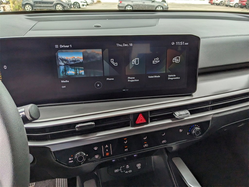 Certified 2024 Kia Sorento LX image 24